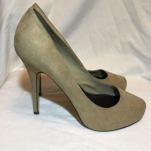Michael Antonio Tan Nude Suede Heels Size 9